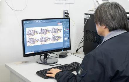 クリエイティブ業務風景画像_1